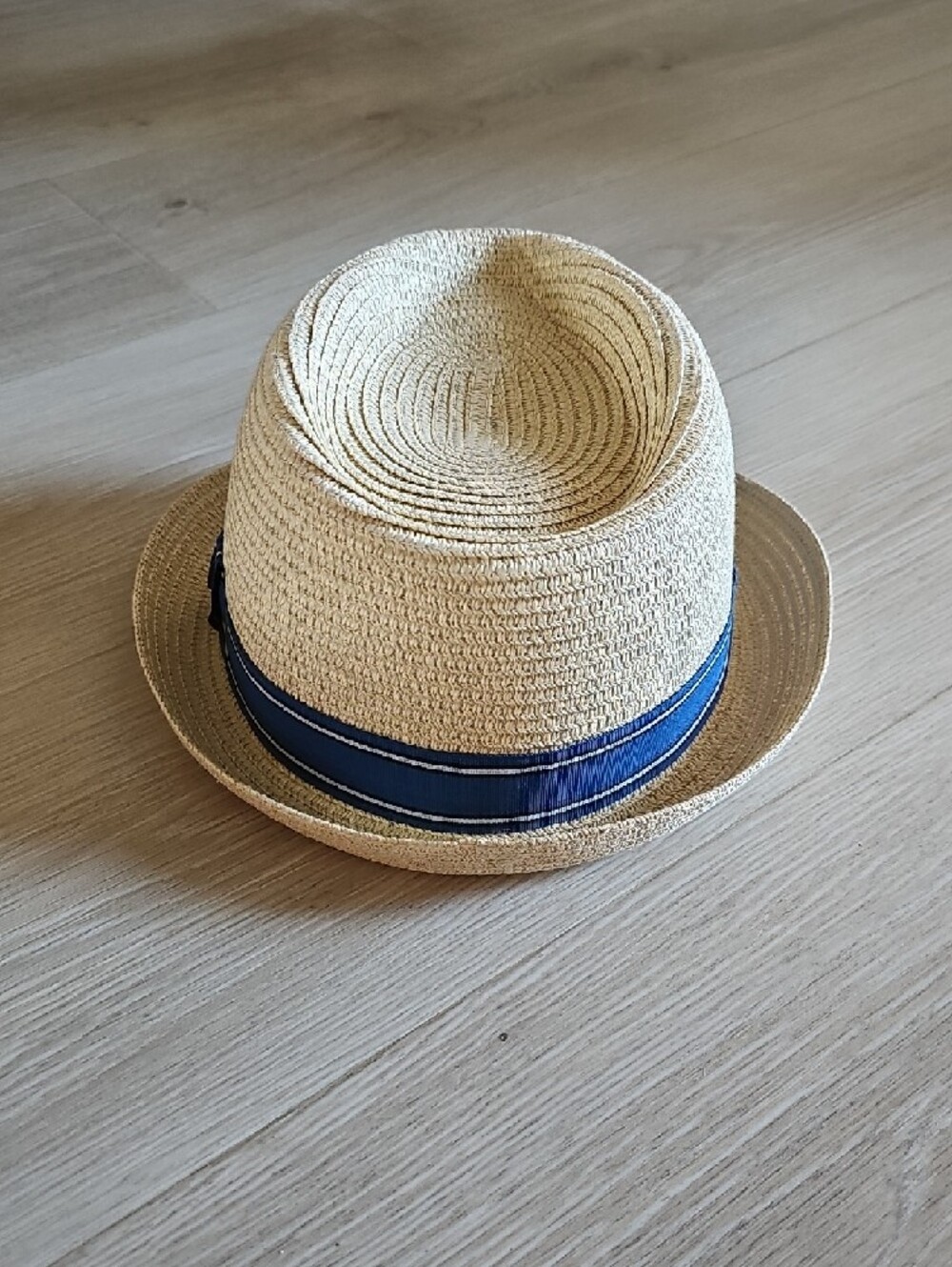 Quiksilver Straw Fedora with Blue Band - Picture 4 of 8